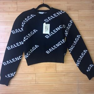 Cropped balenciaga logo sweater can be reversible